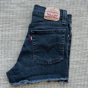 Levi’s High Rise Shorts 27